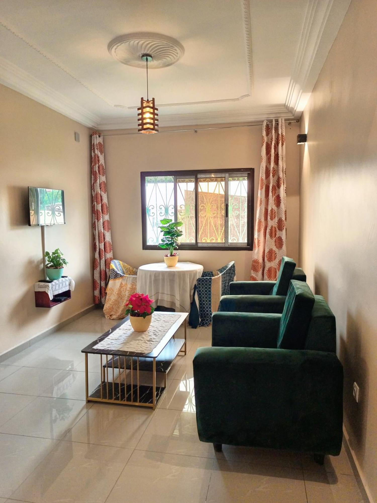 Residence Des 7 Collines Yaounde Exterior photo