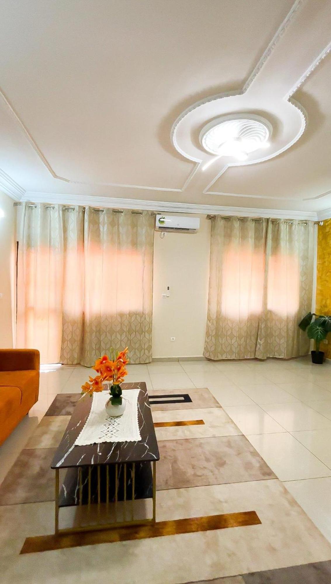 Residence Des 7 Collines Yaounde Exterior photo