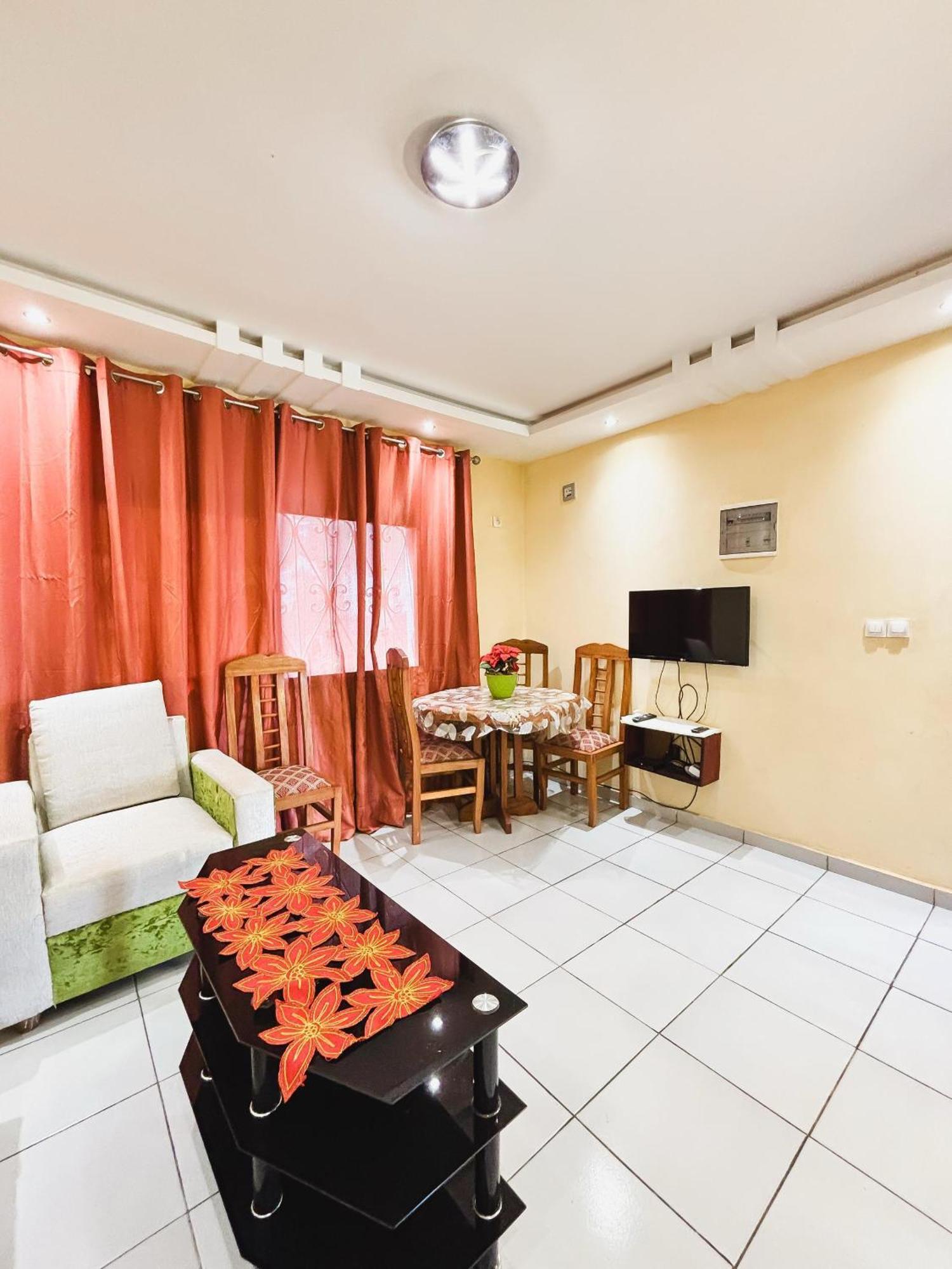 Residence Des 7 Collines Yaounde Exterior photo
